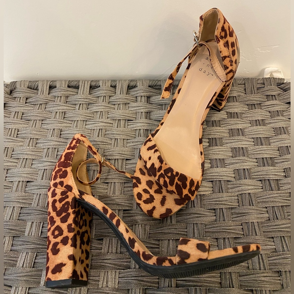 Target - cheetah heels - Picture 3 of 3
